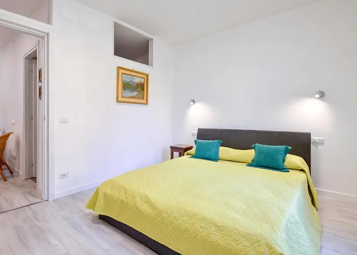 דירה 3 Bedroom Amazing In סאבונה