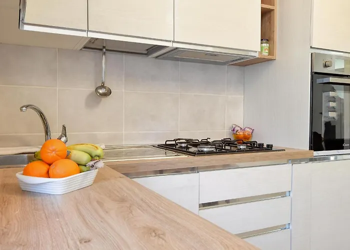 דירה 3 Bedroom Amazing In סאבונה